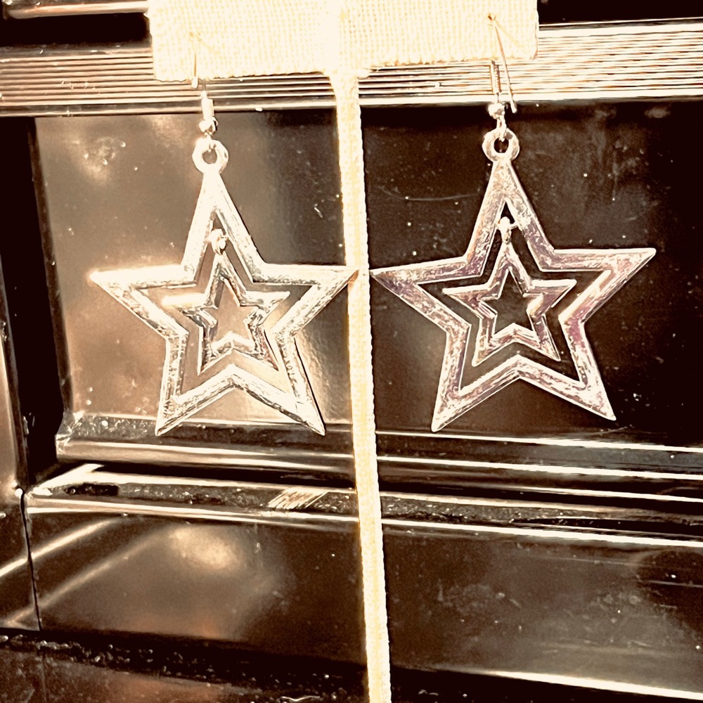 Silver Star Earrings - Picture 2 of 2